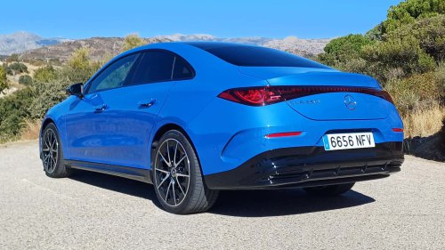 Mercedes-Benz CLA 2025: conducimos la cautivadora berlina