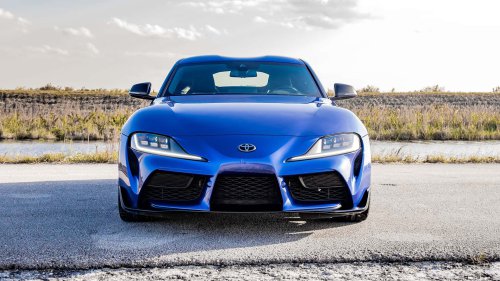 Man’s Toyota Supra Runs Out of Gas. Then He Notices Something Strange When Filling Up