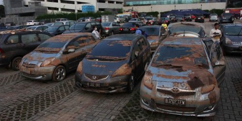 Panduan Merawat Mobil Pribadi Saat Terkena Banjir: 8 Langkah Penting