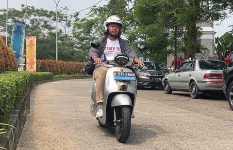 Rasa Berkendara Motor Listrik Smoot De Sultan Bogor-Jakarta, Aman Tanpa Tukar Baterai