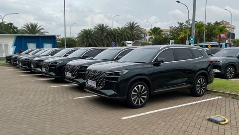 Impresi Awal Chery Tiggo 8 CSH: Sensasi Torsi Jambak Ala Mobil Listrik