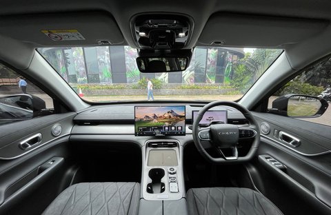 Impresi Awal Chery Tiggo 8 CSH: Sensasi Torsi Jambak Ala Mobil Listrik