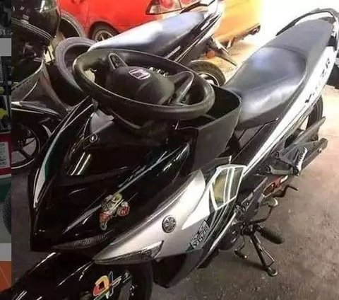 8 Foto Stang Motor yang Dimodifikasi Unik, Justru Bikin Pengendara Repot.