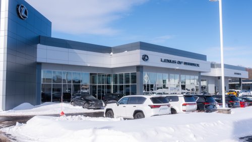 BMW, Lexus, Mercedes, BMW leads luxury sales race over Lexus, Mercedes after tough Q1
