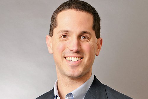 Dealerships lose ground to quick lubes as service prices climb faster than those of competitors