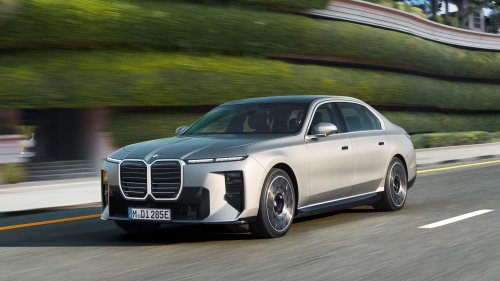 BMW 7 Series refresh doubles down on large sedans