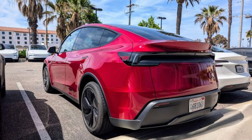 Why Is The Tesla Model Y Selling So Much Better Than The New Leaf & Bolt?