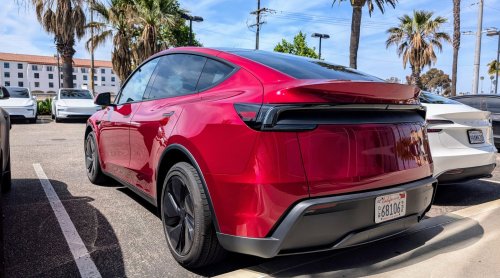 Why Is The Tesla Model Y Selling So Much Better Than The New Leaf & Bolt?