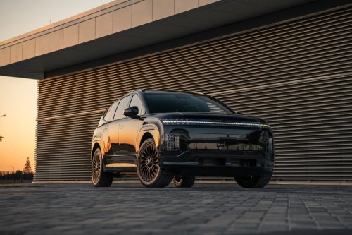 Hyundai, AWD, Hyundai Unveils 2027 IONIQ 9 AWD Performance Calligraphy Black Ink Model