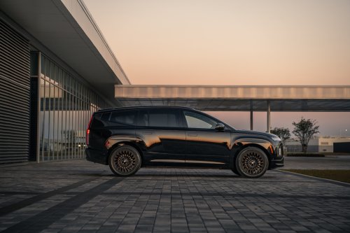 Hyundai, AWD, Hyundai Unveils 2027 IONIQ 9 AWD Performance Calligraphy Black Ink Model