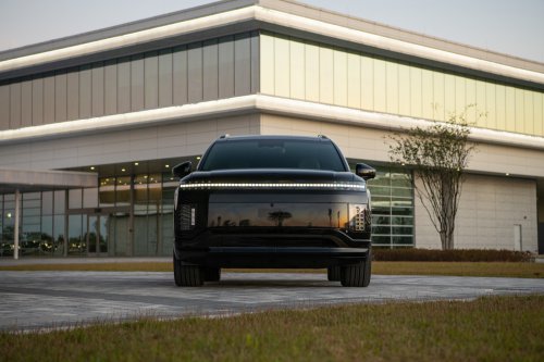 Hyundai Unveils 2027 IONIQ 9 AWD Performance Calligraphy Black Ink Model