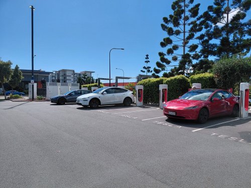 Tesla Full Self Driving (Supervised) Australian Style