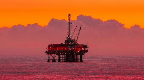 Gulf States Foresee Green Hydrogen Replacing Stranded Oil & Gas Assets