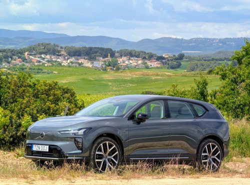 Volvo, First Drive of the Fully Electric Volvo EX60 — CleanTechnica Field Trip