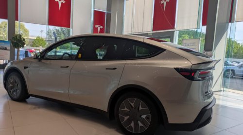 Tesla Model Y L. Why Would You Pick The Y?