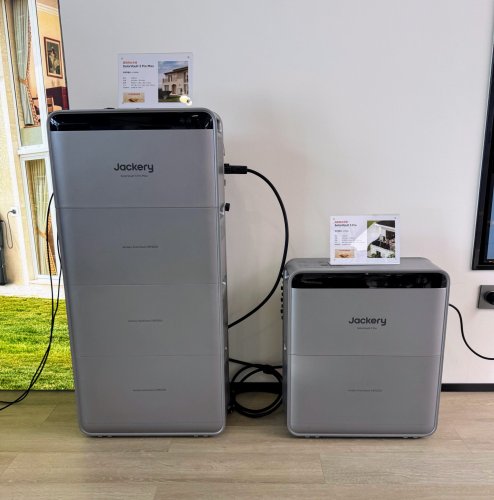 Jackery Solar Roof & SolarVault 3 Home Energy Storage System — CleanTechnica Field Trip