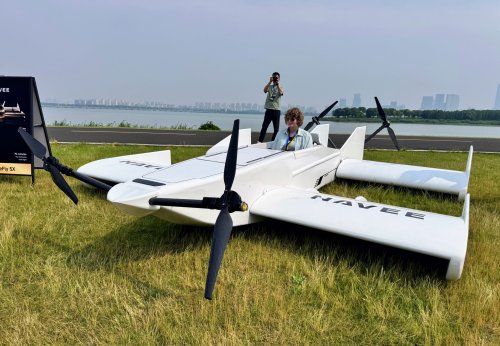 Watching The World’s First Flight of the NAVEE WaveFly 5X in Suzhou, China
