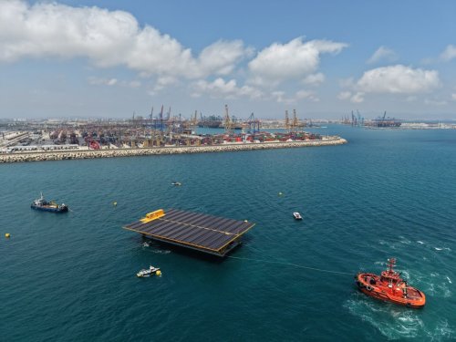500 kW Floating Offshore Solar Farm Arrives in Valencia