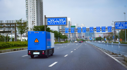 Momenta Goes from Robotaxis to Robovans