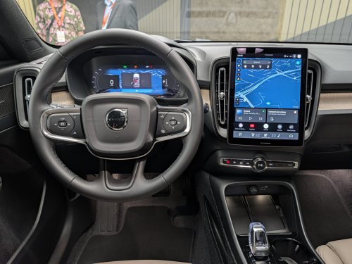Volvo Updates the XC40 &amp; EX40 with Longer Range and Updated Aesthetics