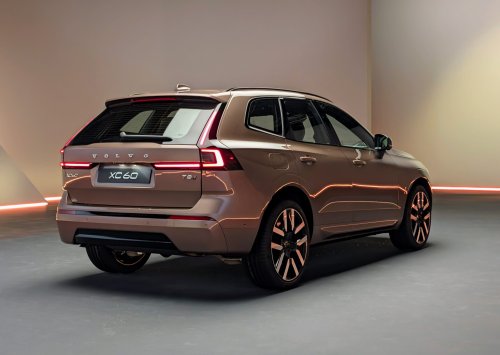 Volvo, Volvo XC90, Volvo Upgrades the XC60 & XC90 Plug-in Hybrids with Significantly More Fully Electric Range