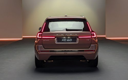 Volvo Upgrades the XC60 &amp; XC90 Plug-in Hybrids with Significantly More Fully Electric Range
