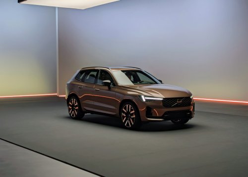 Volvo Upgrades the XC60 &amp; XC90 Plug-in Hybrids with Significantly More Fully Electric Range