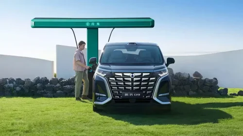 BYD, BYD Denza D9, Denza, BYD's premium MPV Denza D9 debuts with 10-97% Flash Charging in 9 minutes
