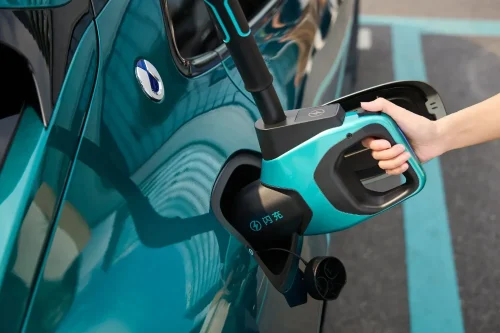 BYD, BYD's 9-minute flash charging nearly matches average US gas station stop