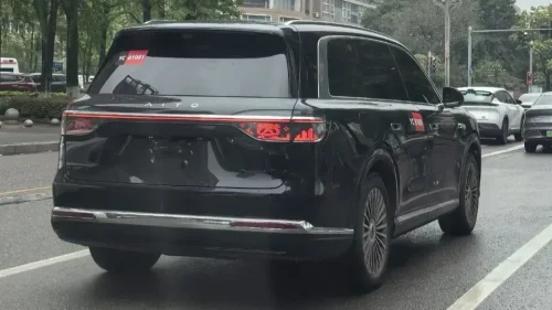 2026 AITO M9 spotted uncamouflaged with Huawei's 896-line LiDAR