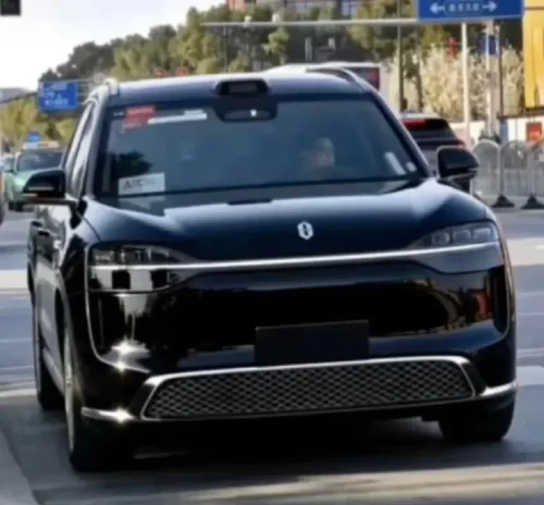 2026 AITO M9 spotted uncamouflaged with Huawei's 896-line LiDAR