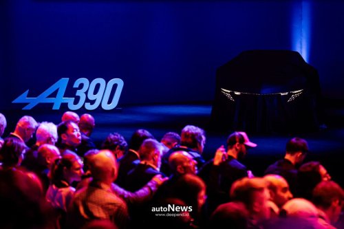 Motor Sport, Electric Vehicle Alpine 390 – SPORT FASTBACK 5 KURSI DENGAN 3 MOTOR LISTRIK