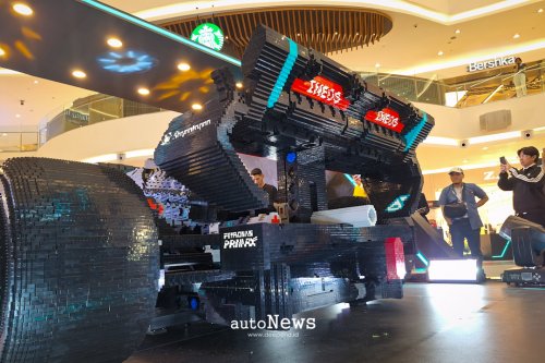 Mercedes, Pameran LEGO Replika Mercedes-AMG F1 W14 – DIBUAT DARI 192.937 KEPING LEGO