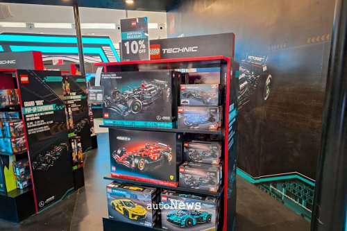 Mercedes, Pameran LEGO Replika Mercedes-AMG F1 W14 – DIBUAT DARI 192.937 KEPING LEGO