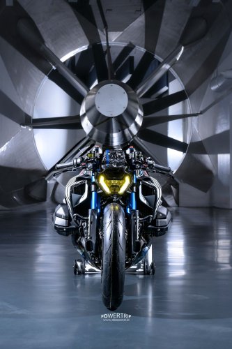 BMW, Power Trip BMW R 1300 R “TITAN” – KARYA KARYAWAN BMW MOTORRAD