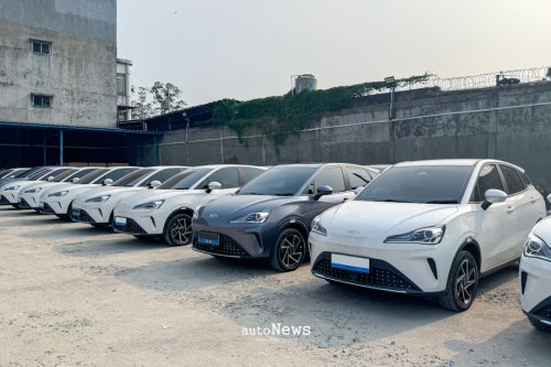 Electric Vehicle 100 Unit Mobil Listrik NETA V-II & X – JADI ARMADA BARU PT LUXURY TRANS
