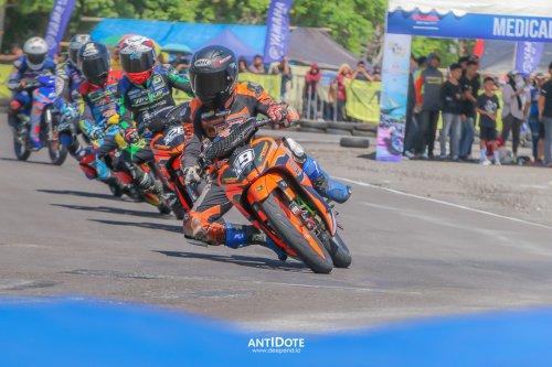 Yamaha, One Make Race Dari Road Race Sampai Drag Battle – YAMAHA CUP RACE SULSEL PECAH