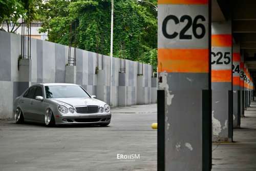 Erot1zm Modifikasi | Mercedes-Benz E 260 2003 – CARLOS SANG KAKI TANGAN