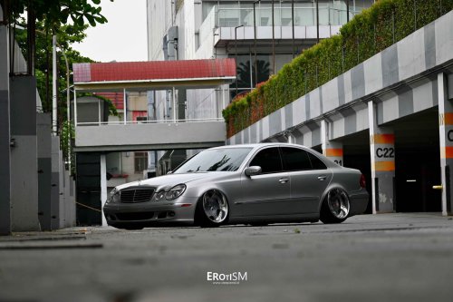 Erot1zm Modifikasi | Mercedes-Benz E 260 2003 – CARLOS SANG KAKI TANGAN