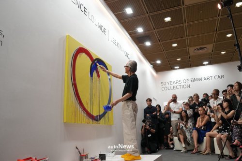 BMW Art Car BMW i7 Listrik Jadi Kanvas Seni – PERINGATI 30 TAHUN BMW KOREA