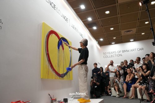 BMW, BMW i7, BMW Art Car BMW i7 Listrik Jadi Kanvas Seni – PERINGATI 30 TAHUN BMW KOREA