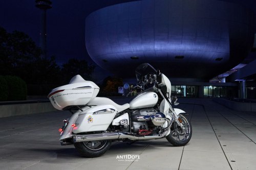 Special Edition BMW R 18 Transcontinental – DIBERKATI OLEH PAUS LEO XIV
