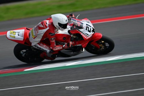 Mandalika Racing Series 2025 Pembalap AHRT – DOMINASI POIDUM 600 CC