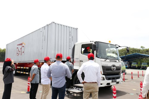 Safety Driving Hino Gandeng Nestlé – BANGUN BUDAYA KESELAMATAN DI JALAN RAYA