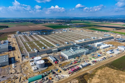 BMW, Energy Centre BMW Bangun Jantung Energi Pabrik Baterai –  TANPA GAS FOSIL