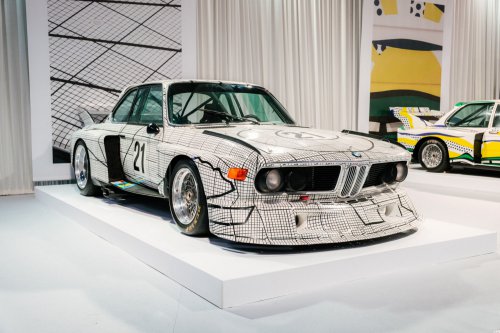 Car History BMW 3.0 CSL Art Car 1976: SAAT MOBIL BALAP JADI MEDIUM SENI
