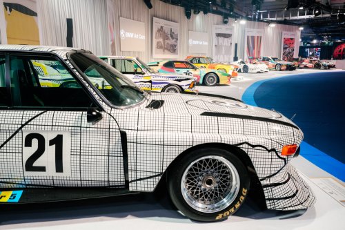 BMW, Car History BMW 3.0 CSL Art Car 1976: SAAT MOBIL BALAP JADI MEDIUM SENI