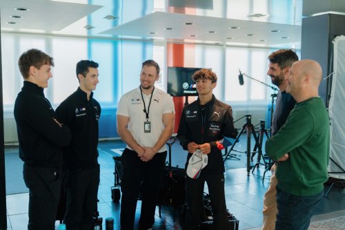 Teknologi Balap BMW M Racing Academy 2026: Simulator Balap Kunci Pembalap Modern