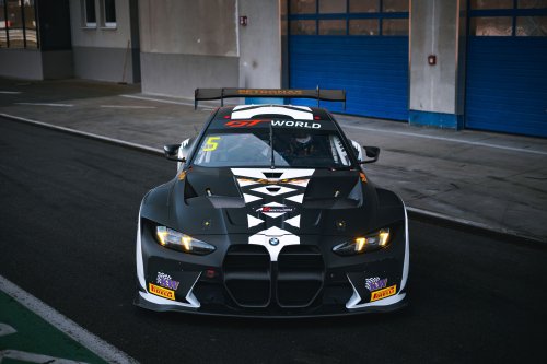 Power Trip Mobil Balap | BMW M4 GT3 EVO “BLEACH” – FROM VIRTUAL TO REAL