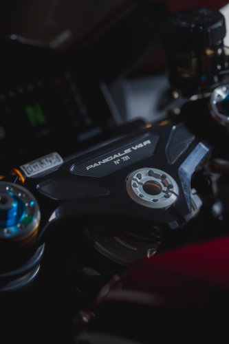 Big Bike Superbike Tanpa Kompromi: Ducati Panigale V4 R Resmi Hadir di Indonesia